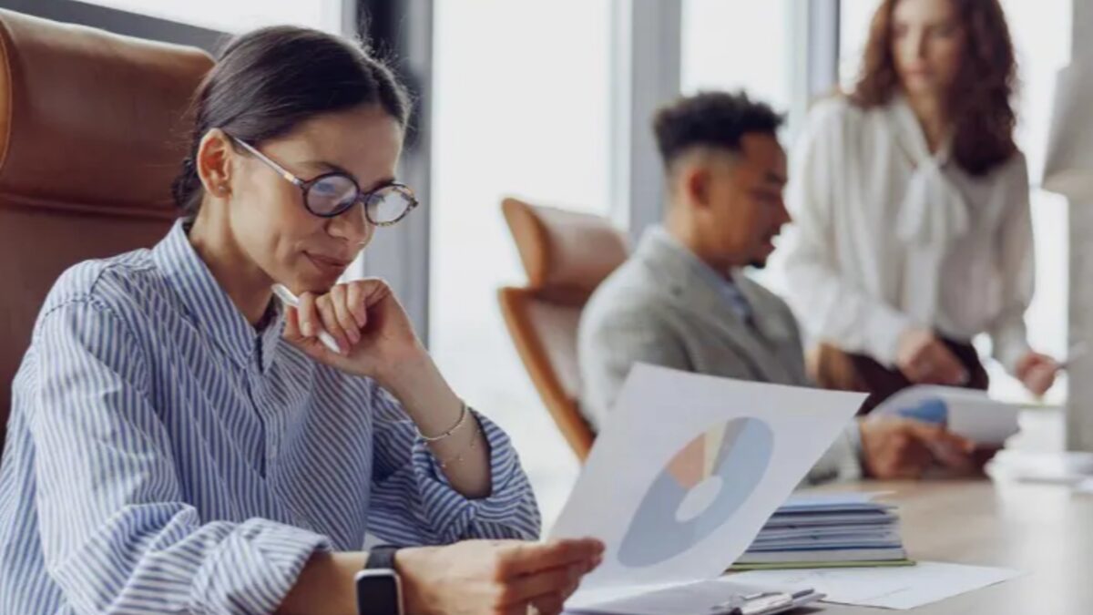 Mais clientes ou mais lucro? A rentabilidade de escritório de advocacia se decide nos dados